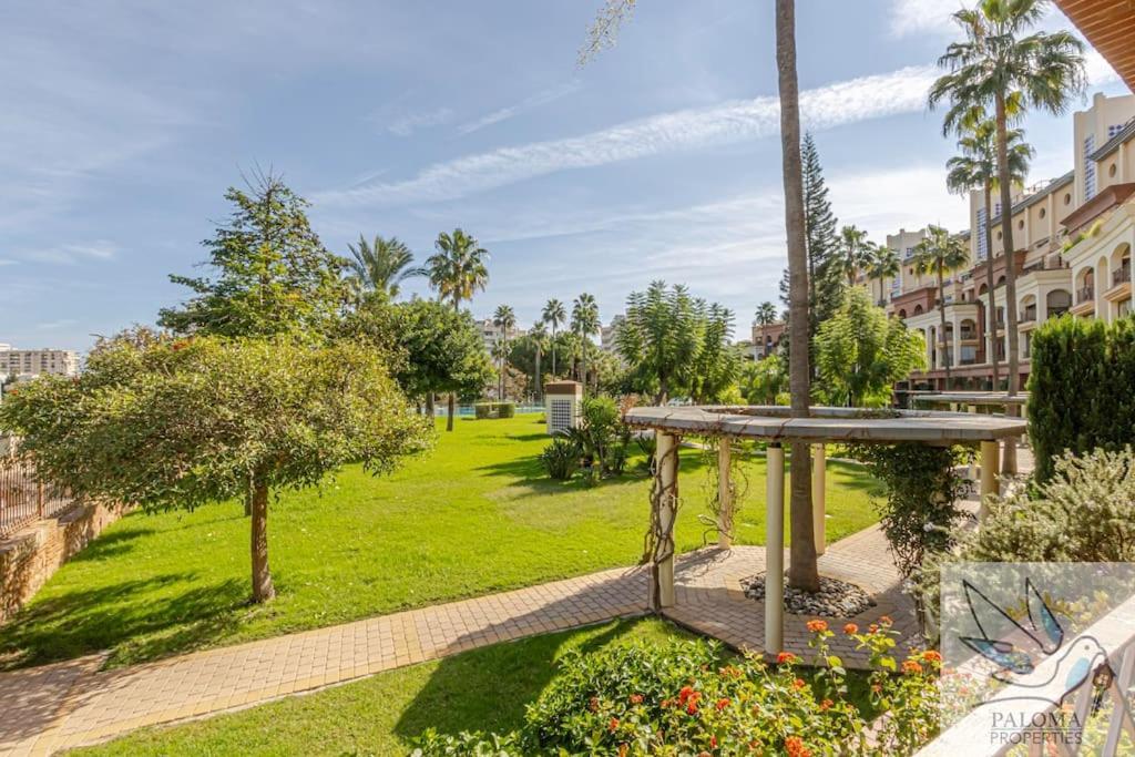 2 Bdr With Heated Pool & Jacuzzi Apartment
